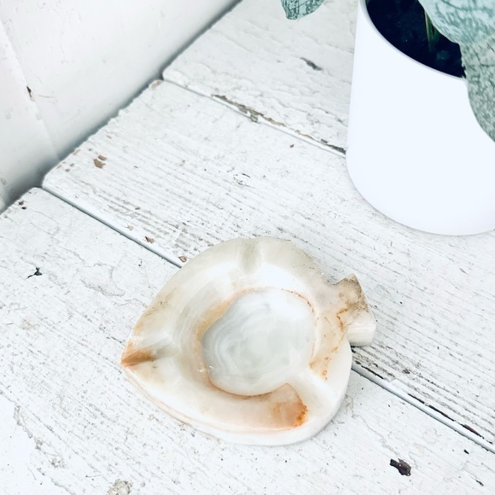 Vintage White Onyx Stone or Alabaster Ashtray Spade-Shaped Playing Card Decor